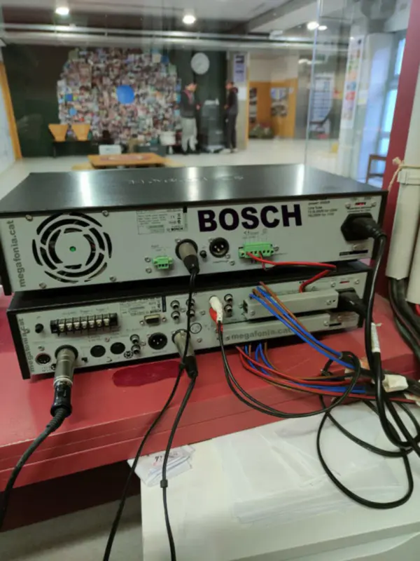 Amplificador de megafonia BOSCH para reparar