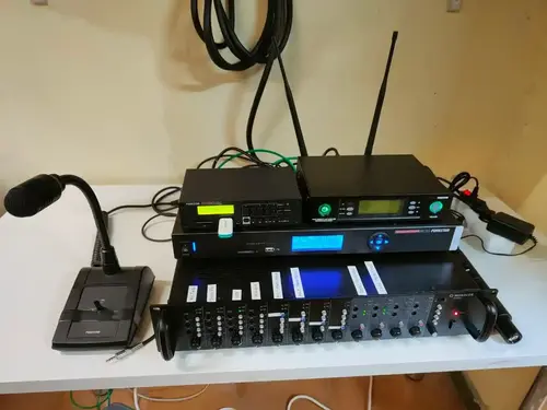 Amplificador de megafonía para escuelas