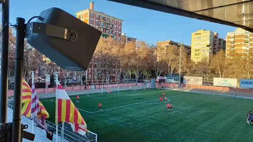 Altavoz de alta potencia campo de fútbol